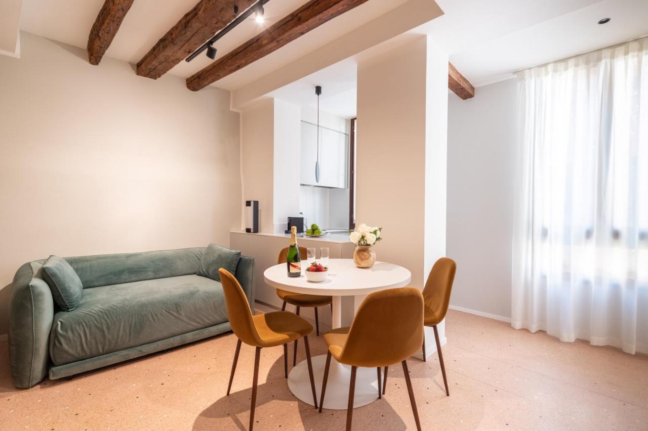 Palazzo Miracoli Apartments เวนิส ภายนอก รูปภาพ