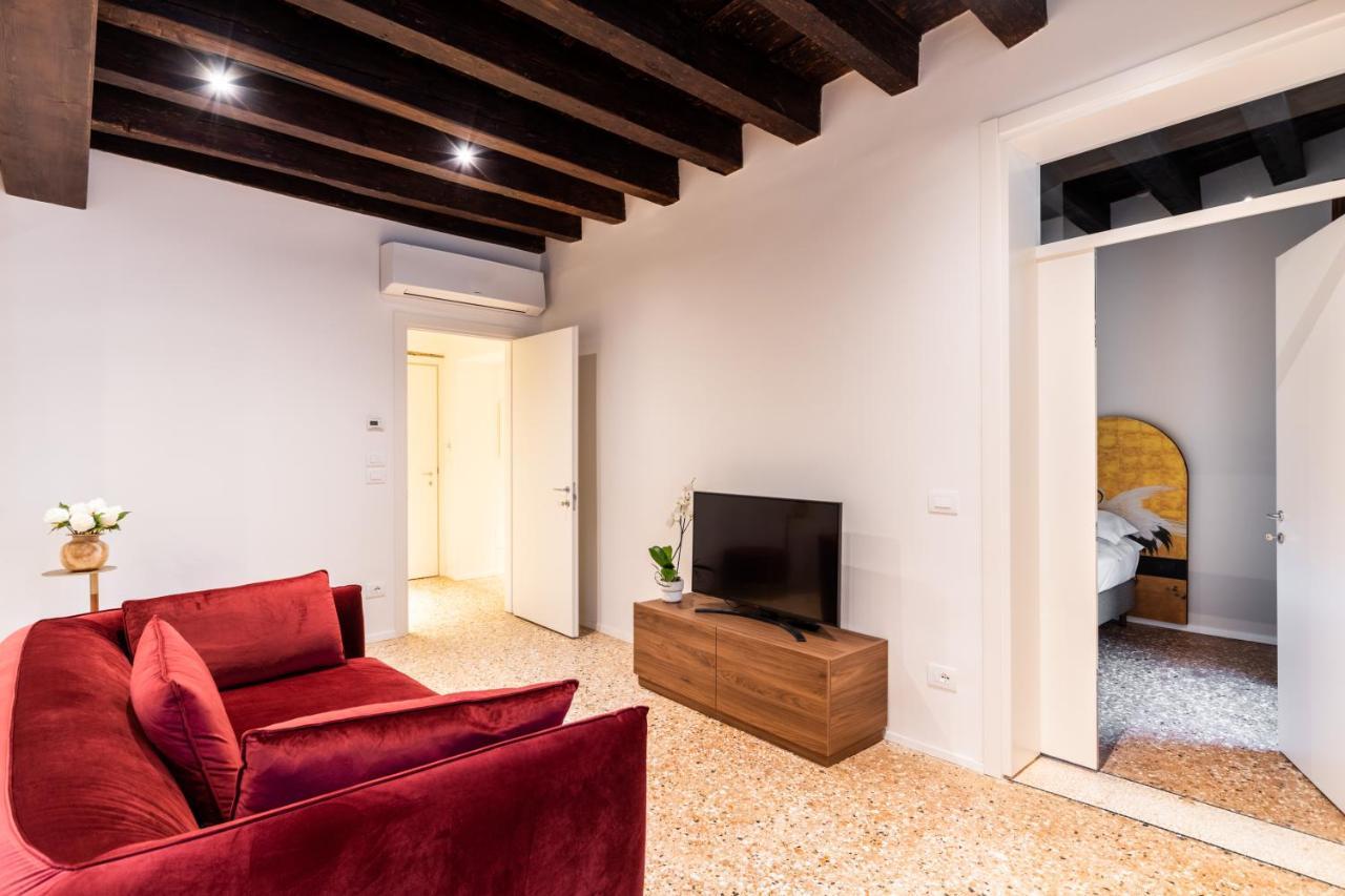 Palazzo Miracoli Apartments เวนิส ภายนอก รูปภาพ