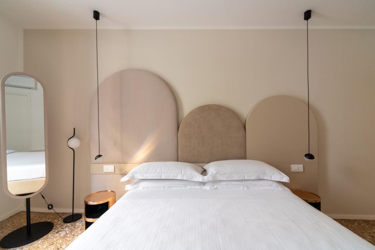 Palazzo Miracoli Apartments เวนิส ภายนอก รูปภาพ