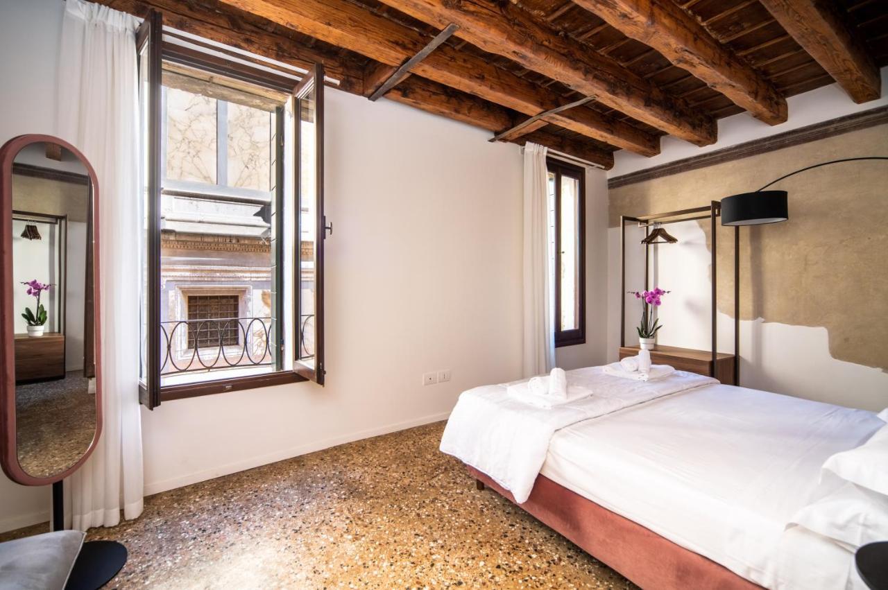 Palazzo Miracoli Apartments เวนิส ภายนอก รูปภาพ
