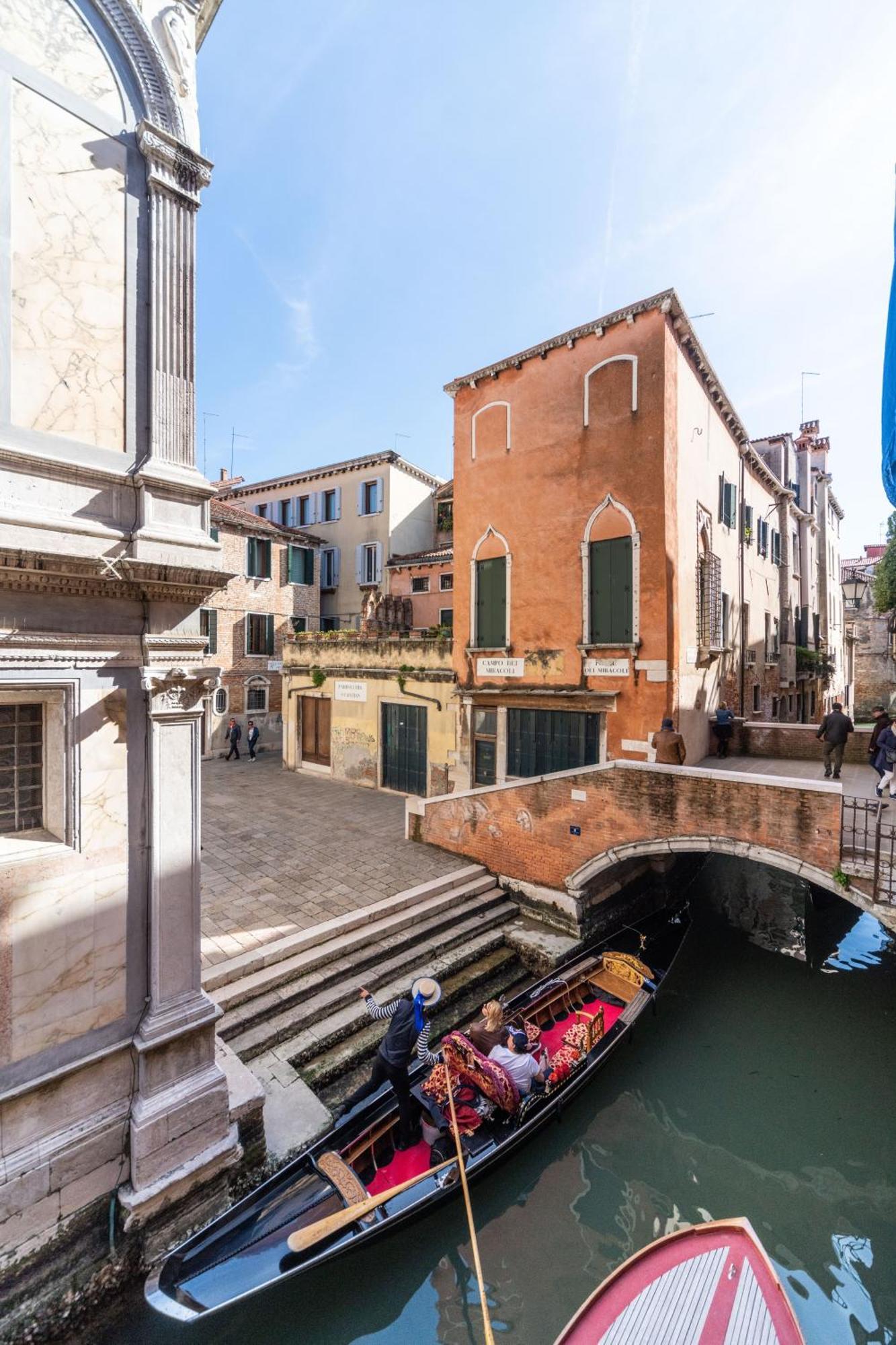 Palazzo Miracoli Apartments เวนิส ภายนอก รูปภาพ