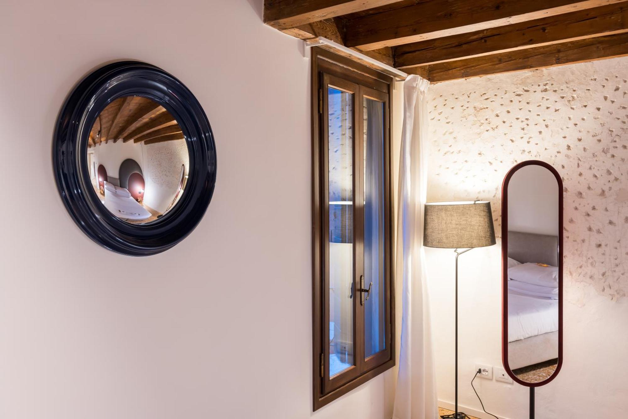 Palazzo Miracoli Apartments เวนิส ภายนอก รูปภาพ